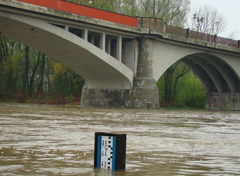 W Jawiszowicach Wisła przekroczyła stan alarmowy [AKTUALIZACJA]