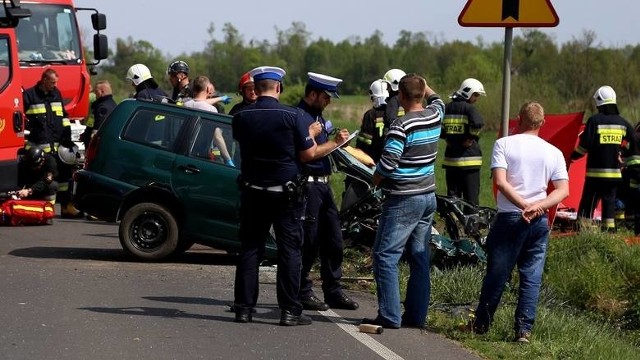 Pod Szubinem w wypadku samochodowym zginęły cztery osoby, a droga wojewódzka nr 247 była przez wiele godzin zablokowana