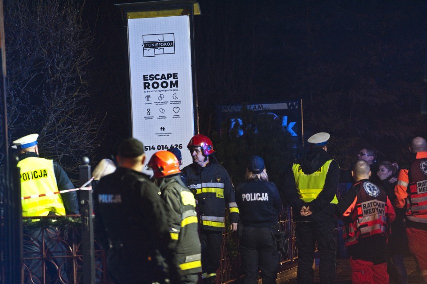 Pożar w escapie roomie w Koszalinie. Nie żyje pięć osób, zginęły nastolatki. Pożar w Koszalinie 4.01.2019 