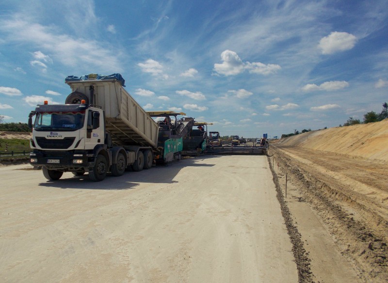 W maju prace na budowie autostrady A1 (17 - km odcinek E)...