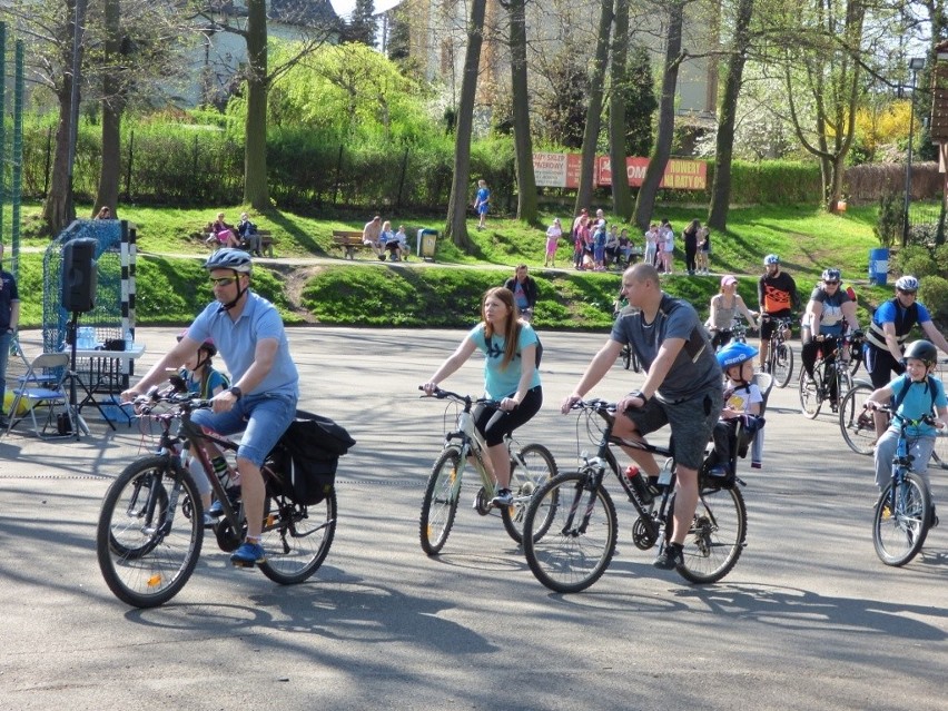 Tłumy na rodzinnym rajdzie rowerowym w Mikołowie