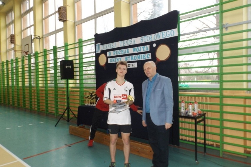 Turniej tenisa stołowego o puchar wójta gminy Stromiec (ZDJĘCIA Z TURNIEJU)
