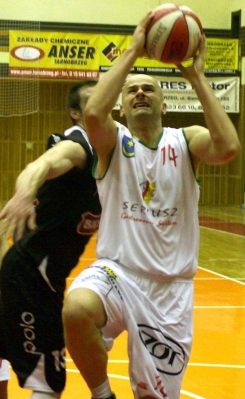 Nadal nie wiadomo czy Krzysztof Zych zagra w nowym sezonie w drużynie tarnobrzeskiej Siarki.