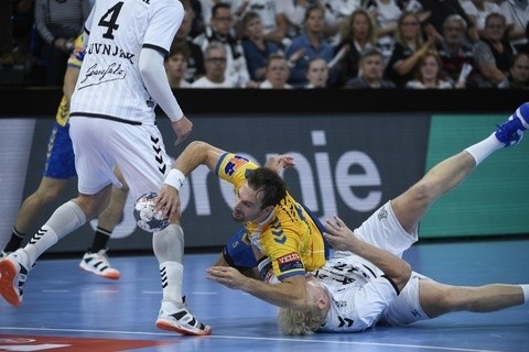 Remis piłkarzy ręcznych PGE VIVE Kielce z THW Kiel! Wyrównał Alex Dujszebajew w ostatniej sekundzie! [ZDJĘCIA]