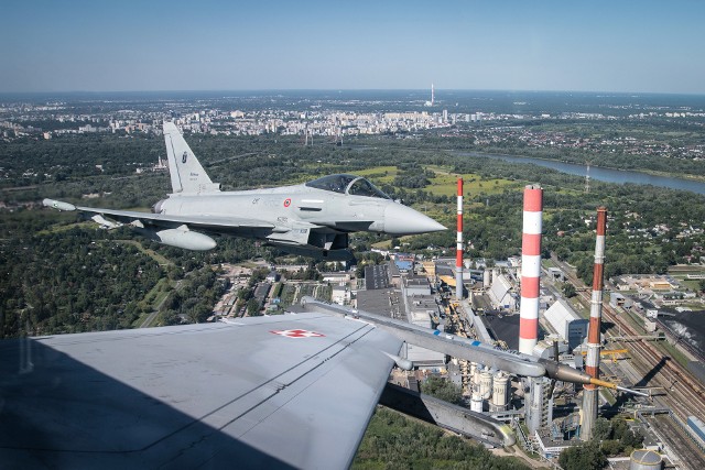 Samoloty F-16 Tiger Demo Team Poland prezentują się imponująco. Zobaczcie zdjęcia na kolejnych slajdach.