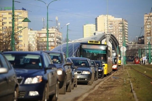 Katowice najwolniejszym miastem wojewódzkim