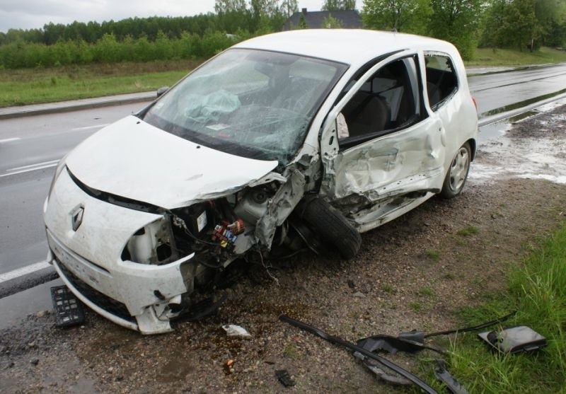 Chraboły. Renault uderzyło w fiata (zdjęcia)