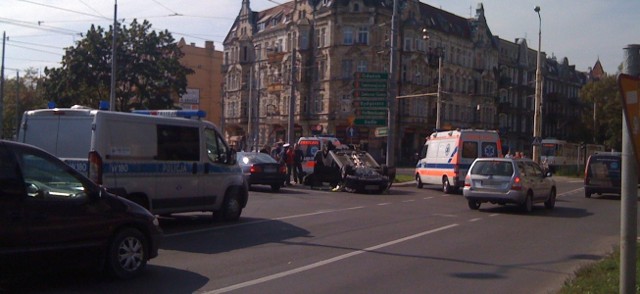 Wypadek na pl. Kościuszki w Szczecinie. Zdjęcie nadesłane przez internautę na adres alarm.gs24@mediaregionalne.pl