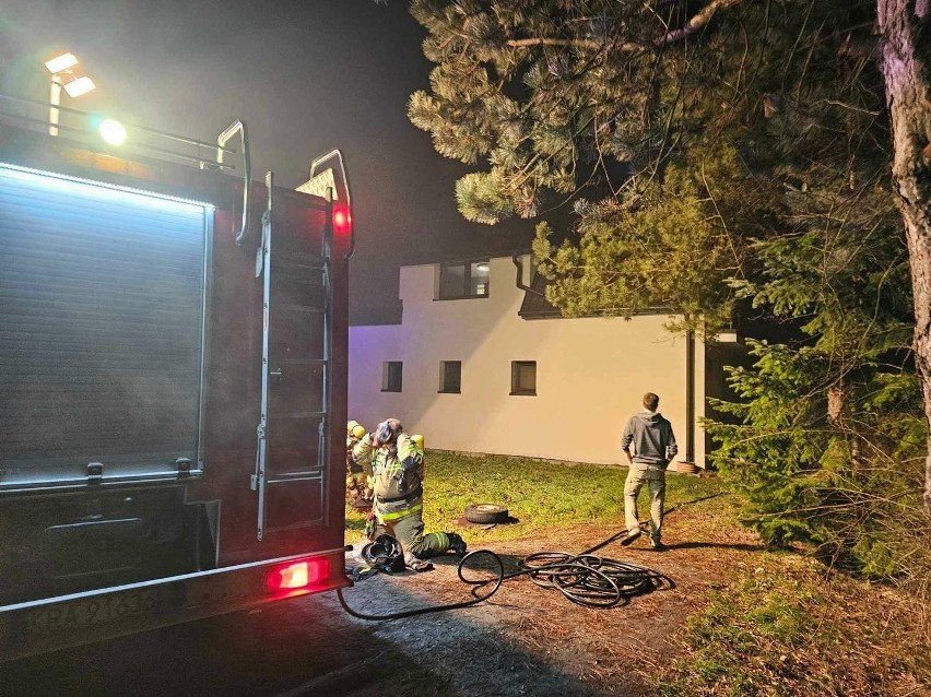 W sylwestrową noc wybuchł pożar w Słomnikach. Zapaliło się w kotłowni budynku mieszkalnego