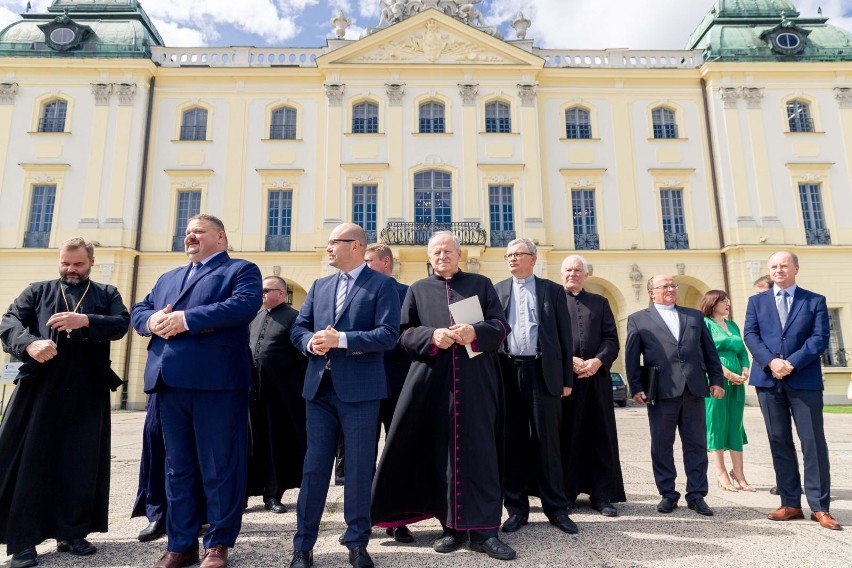 01-08-2019 bialystok urzad marszalkowski marszalek dotacje...