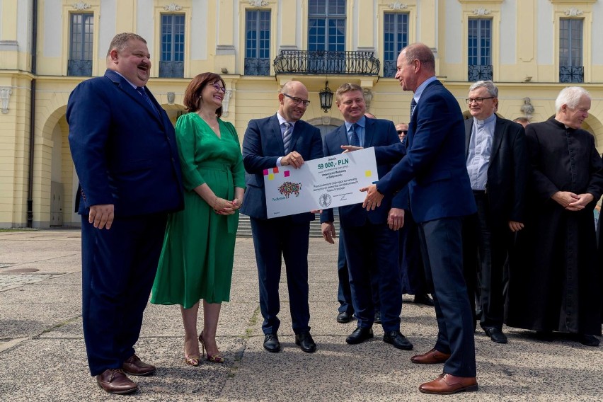 01-08-2019 bialystok urzad marszalkowski marszalek dotacje...