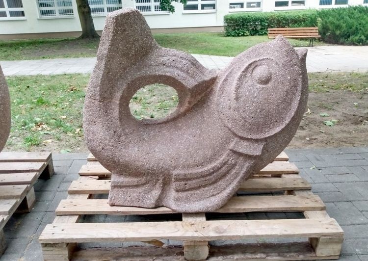Rzeźby ryb ozdobią nabrzeże Wyspy Młyńskiej w Bydgoszczy