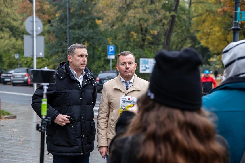 Radni  Jacek Chańko i Henryk Dębowski zachęcali...