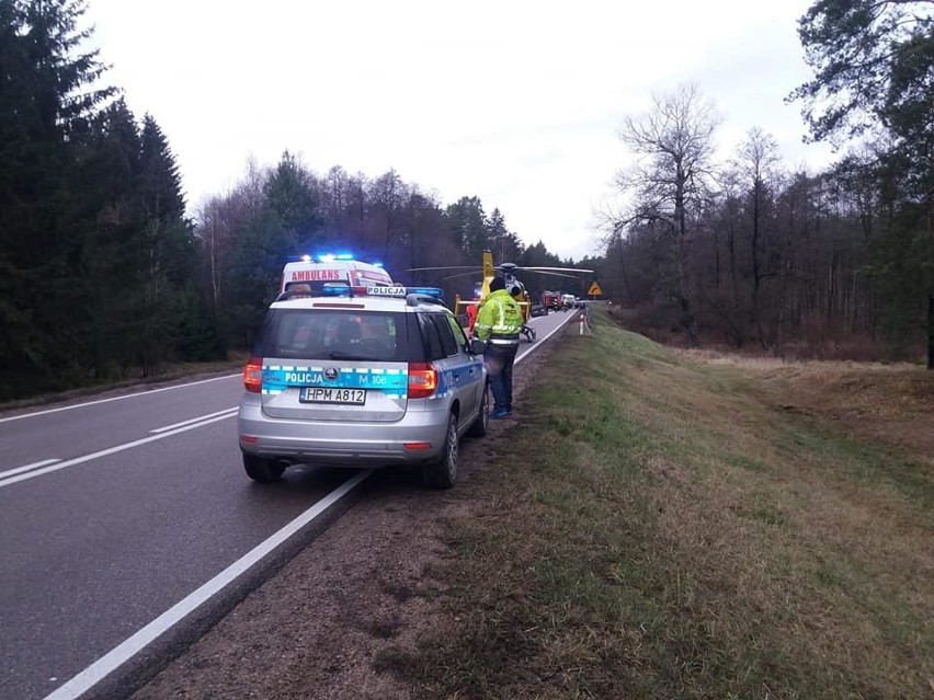 Zalesie. Wypadek zablokował DK65. Na miejsce poleciał...