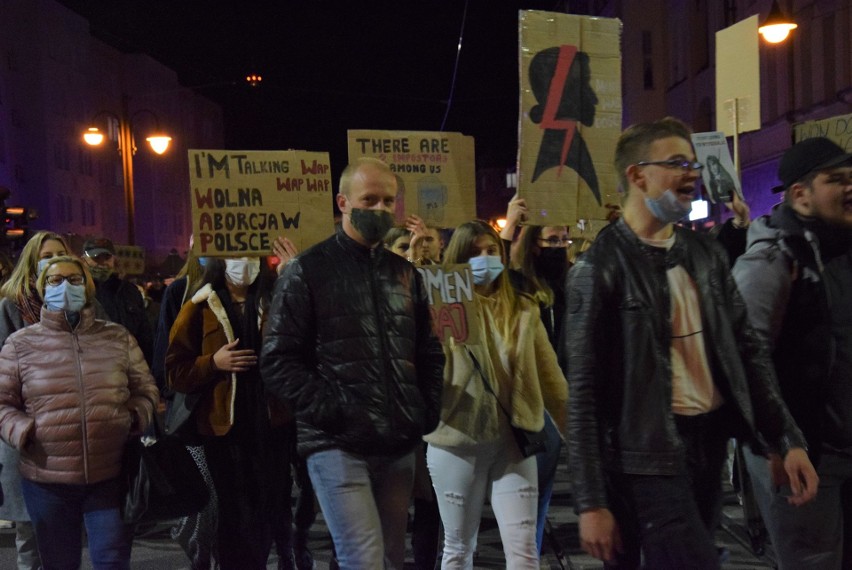 Marta Lempart wsparła strajk kobiet w Elblągu 5.11.2020 r. Zaprezentowała postulaty protestujących [zdjęcia]