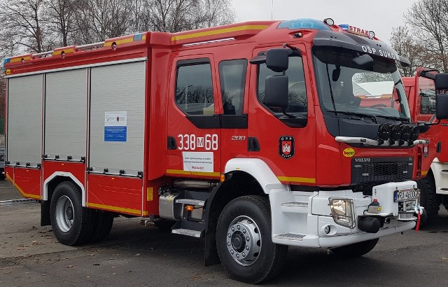 Nowy wóz zwiększa bezpieczeństwo mieszkańców i ułatwia służbę strażakom z OSP w Sukowie.
