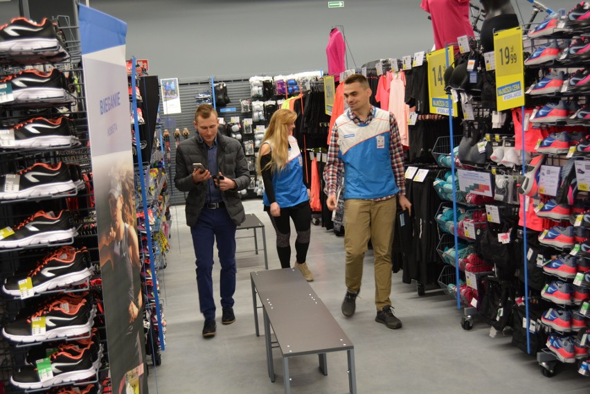 Otwarcie Bursztynowa Park w Ostrołęce: tak wyglądają sklepy Decathlon, Media Markt, Smyk, Jysk, Komfort i Komfort Łazienki [ZDJĘCIA+WIDEO]