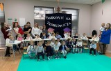 Pasowanie na żłobkowicza w żłobkach "Bajka" w Kielcach. Do grona maluchów dołączyło 119 dzieciaków. Zobacz zdjęcia
