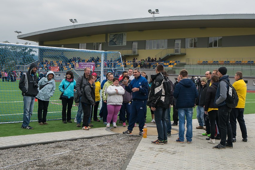 Stróże: otwarcie integracyjnego stadionu