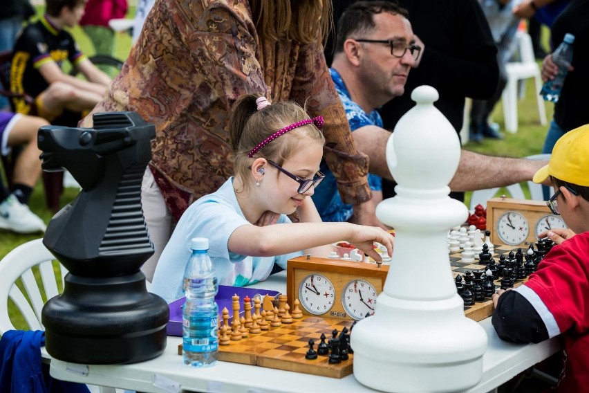 150 okrążeń na 150-lecie Ośrodka im. Louisa Braille'a w Bydgoszczy. Świętowali na sportowo [zdjęcia]