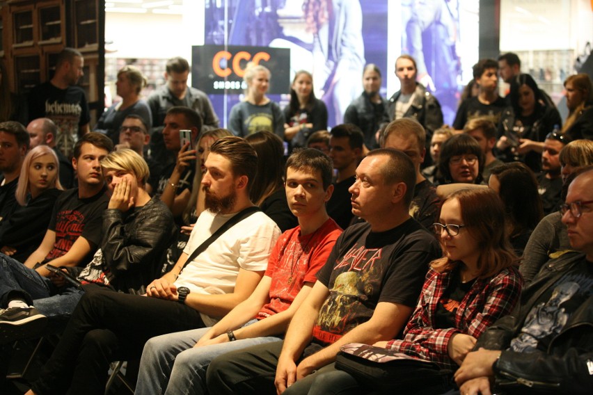 Behemoth w Katowicach spotkał się z fanami w Supersamie w...