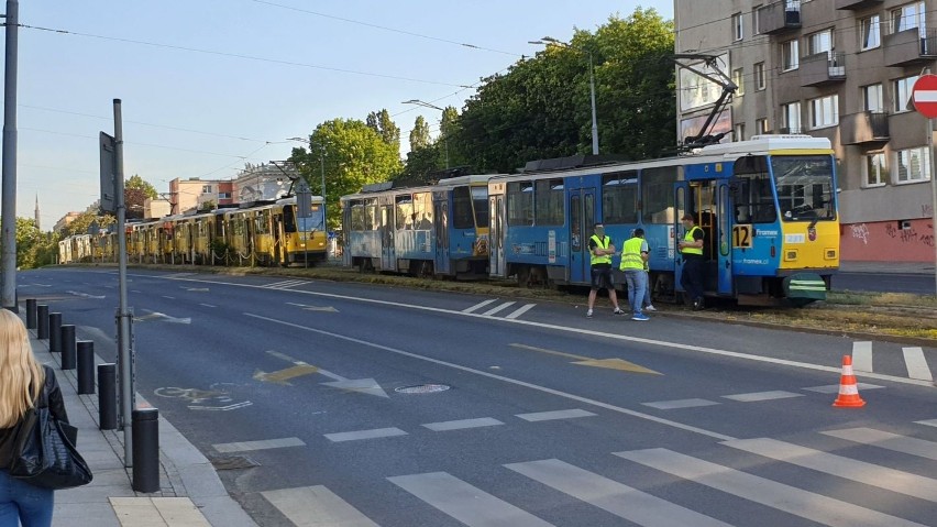 kolizja tramwaju z samochodem osobowym – 15.06.2021