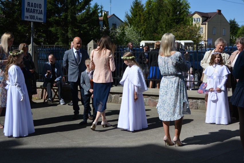 Maków Mazowiecki. Komunia Święta w parafii pw. św. Józefa. 15.05.2022 (zdjęcia z dwóch mszy św.)