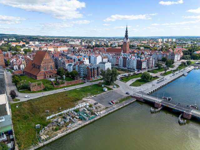 Najpierw niezbędna dokumentacja, a potem prace – rząd zapewnił samorząd Elbląga o finansowaniu spornego, do niedawna, odcinka toru wodnego prowadzącego do portu w mieście na Warmii. - Bez możliwości zawijania statków do portu w Elblągu inwestycja w przekop mierzei nie miała sensu – mówił Witold Wróblewski, prezydent miasta.