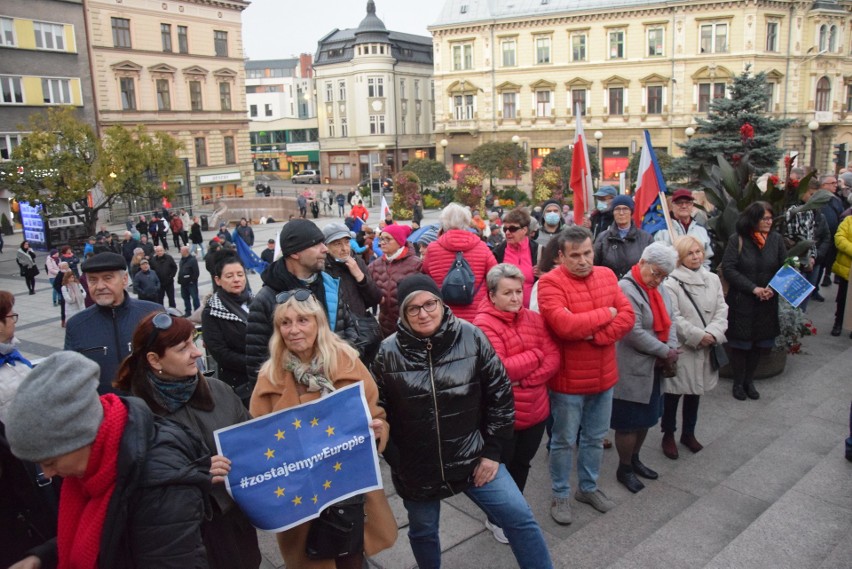 Manifestacja w Bielslu-Białej przeciwko wyrokowi Trybunału...