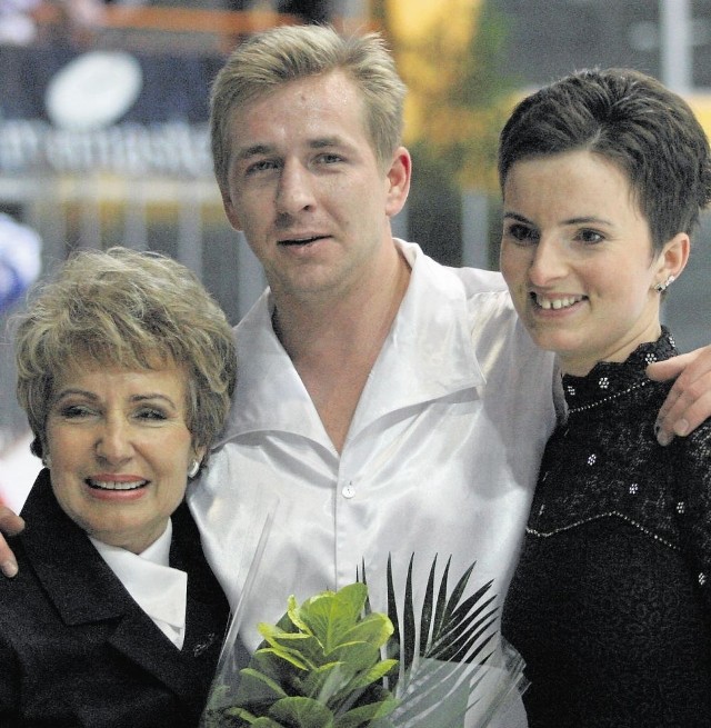 Maria Olszewska-Lelonkiewicz ze swoimi wychowankami Sylwią Nowak i Sebastianem Kolasińskim