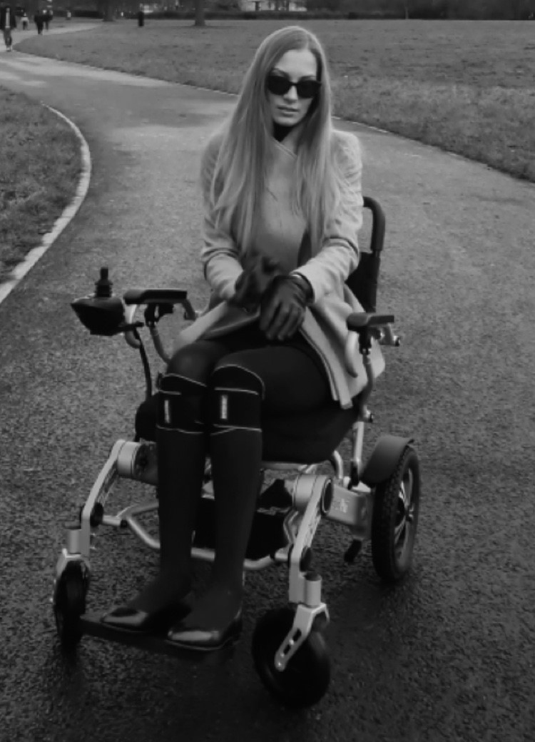 Ciężka choroba przykuła ją do wózka inwalidzkiego. Diana potrzebuje naszej pomocy. Wciąż trwa zbiórka 100 tys. złotych