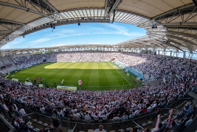 Stadion ŁKS Łódź podczas meczu z Pogonią Szczecin wypełni się po brzegi kibicami