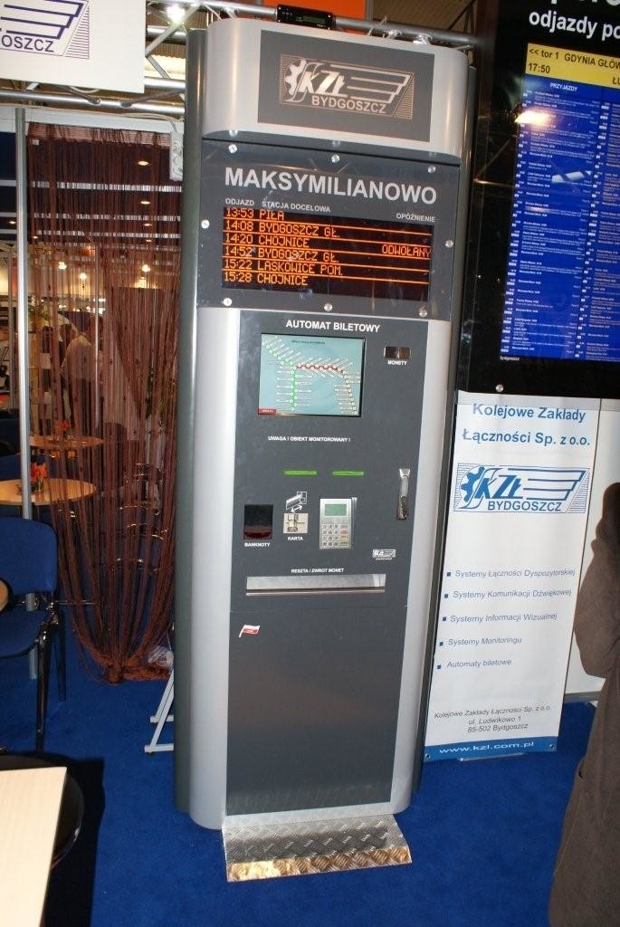 Automat biletowy zintegrowany z tablicą