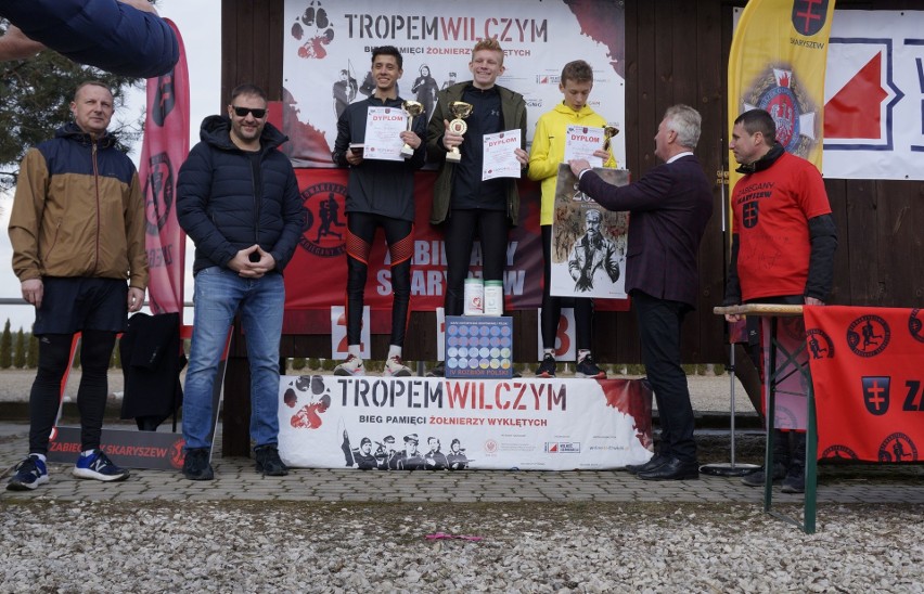 Pobiegli Wilczym Tropem w Skaryszewie. Znany aktor Tomasz Karolak gratulował im na mecie