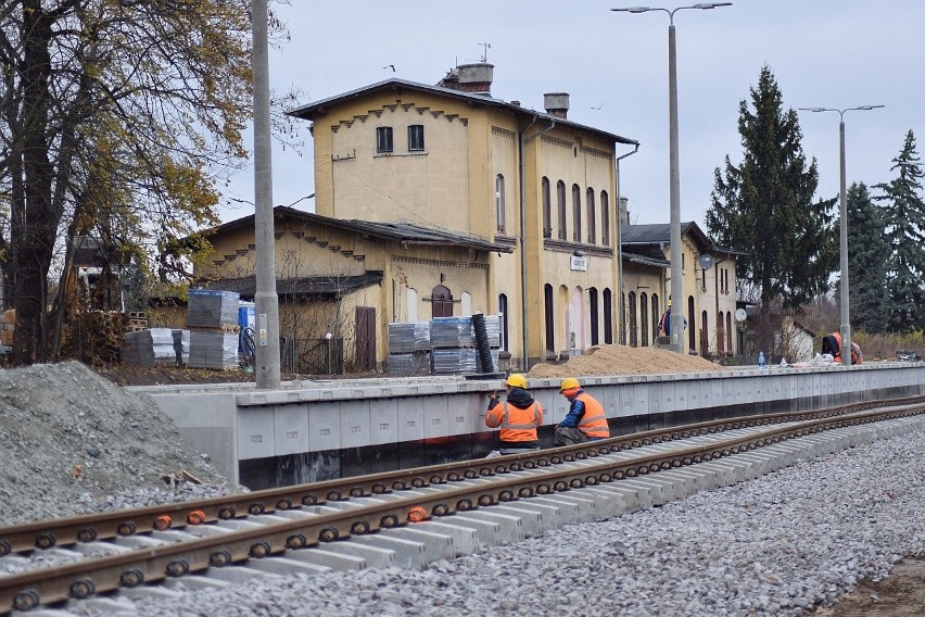 Prace przy przebudowie linii kolejowej Wrocław - Sobótka -...