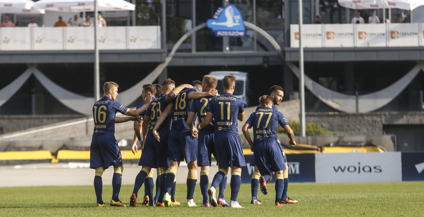 Stal Rzeszów pokonała Orlęta Radzyń Podlaski 5:0...