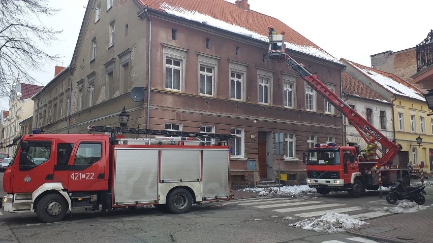 Chełmińscy strażacy nie usuną śniegu z kamienic - nie...
