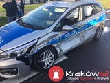 Słomniki. Wypadek z udziałem radiowozu, ranni policjanci [KRÓTKO]