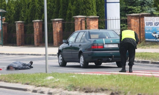 Do wypadku doszło na przejściu dla pieszych na ulicy Wierzbickiej na wysokości marketu Lidl.