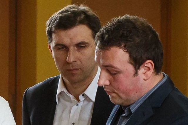 Mariusz Nahajewski (z prawej) uważa, że prezydent oszukał białostoczan