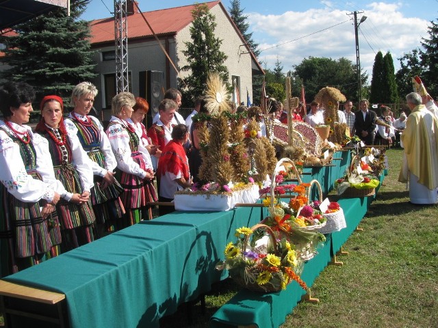 Rolnicy z całej gminy Odrzywół obchodzili w niedzielę swoje święto plonów.