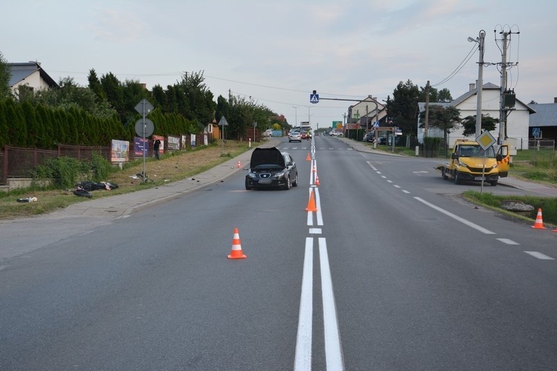 Miejsce Piastowe. 32-letni motocyklista ranny w wypadku. "Mocno przyspieszył i jechał na jednym kole" [ZDJĘCIA, WIDEO]