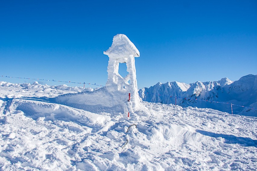 Tatry: Narciarze bawili się na Kasprowym Wierchu przy pięknym słońcu [ZOBACZ ZDJĘCIA]