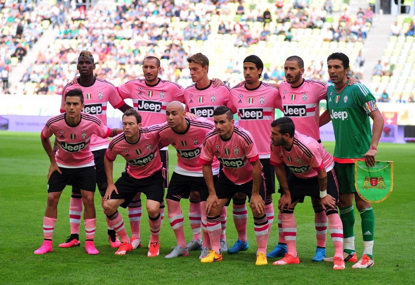 Giorgio Chiellini (drugi od lewej) to legenda Juventusu...