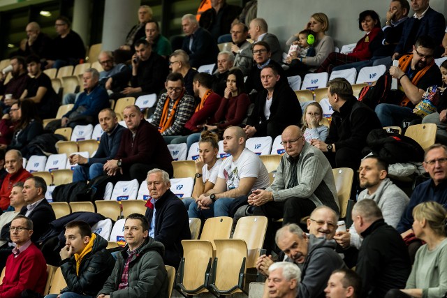 Koszykarki Artego Bydgoszcz pewnie wygrały w rewanżu z czeskim Basketball Nymburk i w II rundzie play-off EuroCup zagrają z węgierskim KSC Szekszard.Artego Bydgoszcz - Basketball Nymburk 93:66 (22:14, 31:17, 21:18, 19:17).Artego: McBride 7 (8 as.), Międzik 10 (2/4 za 3), Morrison 15, Stankovic 12 (7 zb.), Szott-Hejmej 11 oraz  Hornbuckle 10, Radocaj 9, Poboży 8 (6 zb.), Kuczyńska 5, Kocaj 6,  Niedziółka 0.Nymburk: Krakovicowa 9, Khomenchuk 4 (4 zb.), Mircova 10 (2/4 za 3), Hoskova 2 (3 as.), Krejzova 6 oraz  Wells 18 (2/3 za 3, 4 as.), Paris 8 (6 zb.), Sklenarova 4, Bittar 5, Delic 0 (5 zb.), Dvorakova 0.W pierwszym meczu w Czechach podopieczne Tomasza Herkta wygrały 72:66. Już w niedzielę o godz. 18.30 w bydgoskiej hali rewanżowy mecz derbowy w Energa Basket Lidze Kobiet: Artego Bydgoszcz - Energa Toruń.ZOBACZ ZDJĘCIA KIBICÓW I Z PARKIETU W ARTEGO ARENIE >>>>>