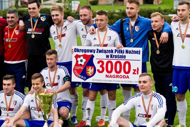 Karpaty Krosno pokonały LKS Pisarowce i wywalczyły Puchar Polski w okręgu Krosno