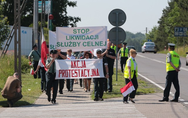 Stop likwidacji służby celnej - tak protestowali celnicy.