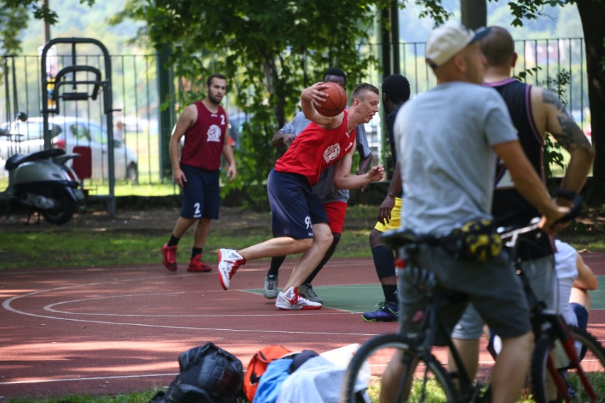 Rusza Krakowska Liga Biznesu. Za nami turniej w Parku Jordana