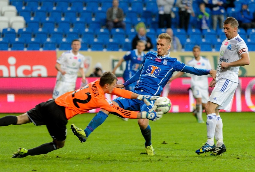 Lech Poznań - Ruch Chorzów: Piłkarze Ruchu Chorzów grają w...