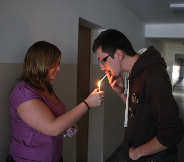 W słupskich akademikach studenci mogą palić, jeśli zgadzają się na to ich współlokatorzy.